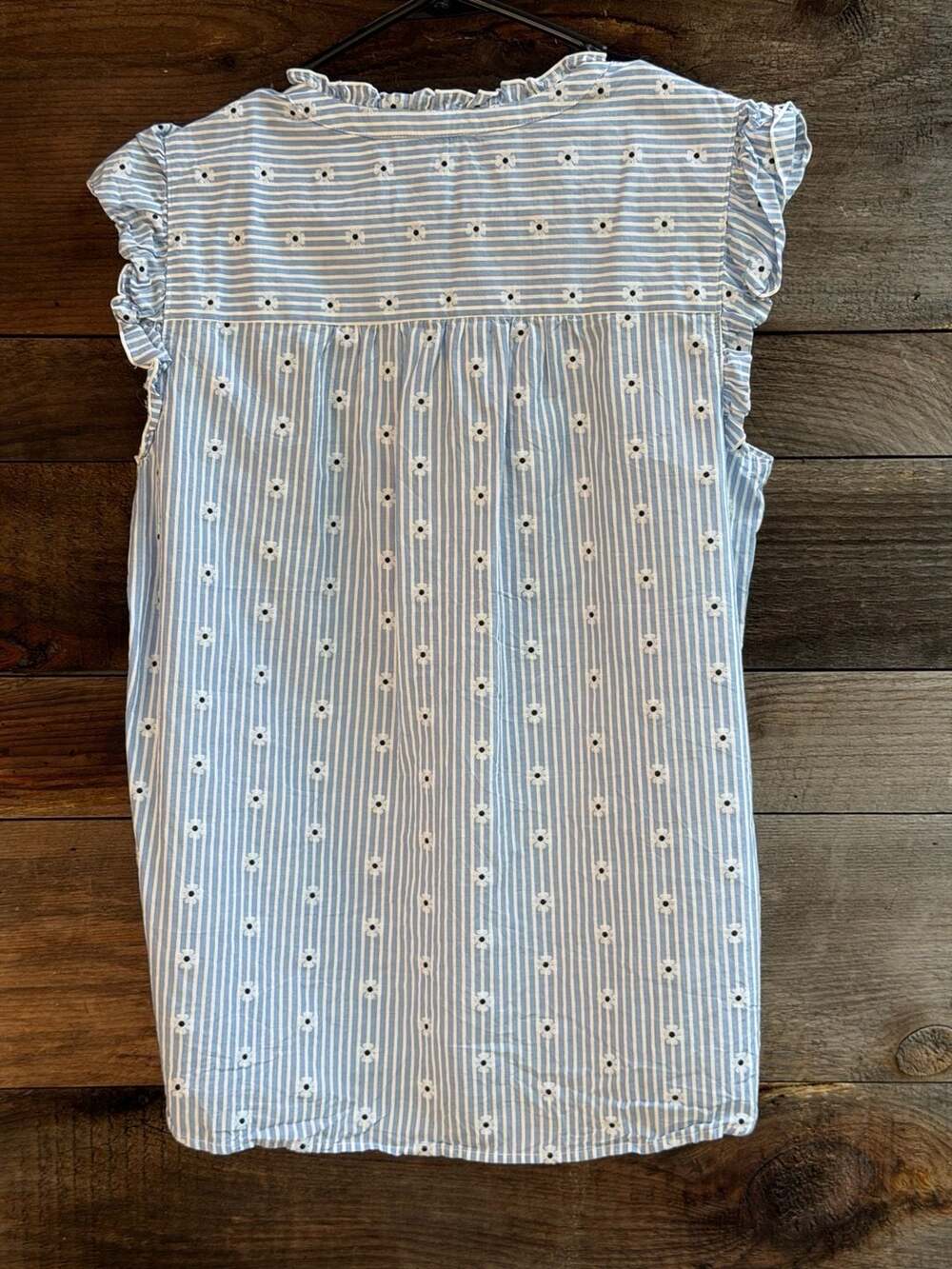 LOFT Blue Striped Floral Embroidered Ruffle Sleeveless Blouse Size M - Picture 6 of 7